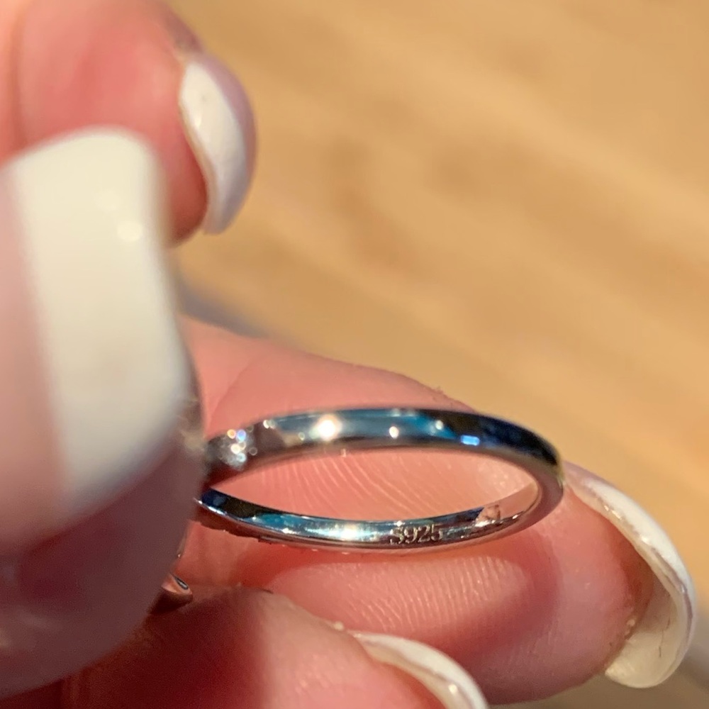 #170 Beautiful over 0.5 cttw Moissanite ring - Picture 3 of 5